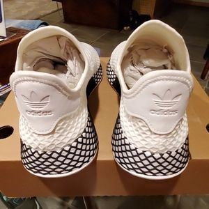 Addias Deerupt Runner